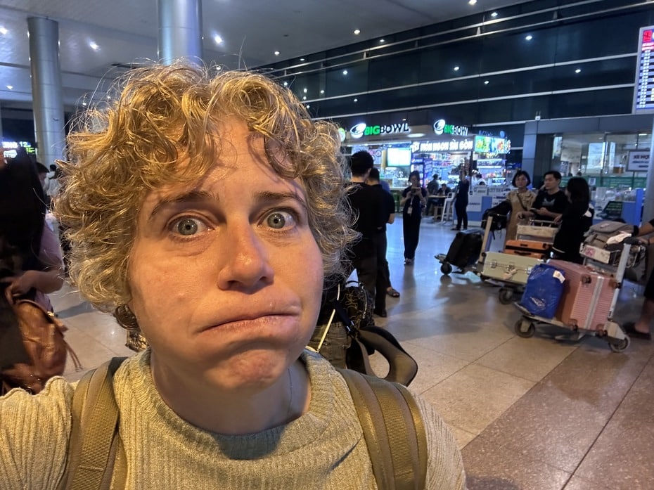How to Survive Long-Haul Flights in Economy: My Budget Travel Rituals